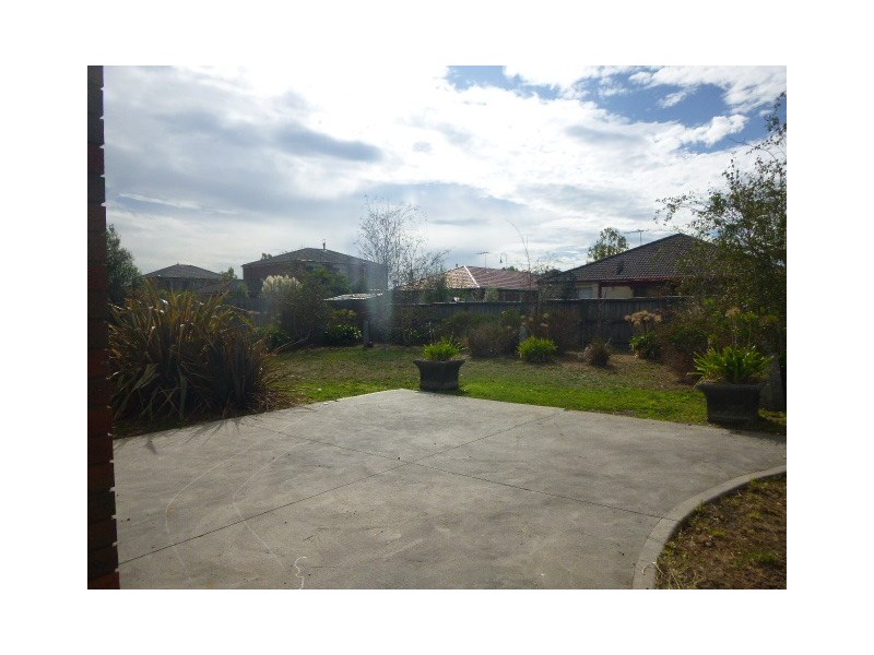 8 Baronessa Avenue, Narre Warren South VIC 3805