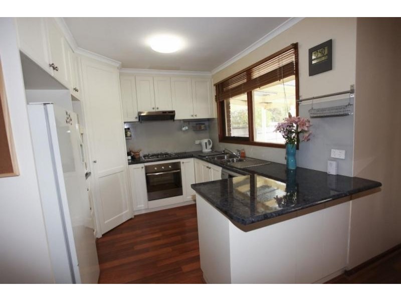 1 Bunbury Avenue, Narre Warren VIC 3805