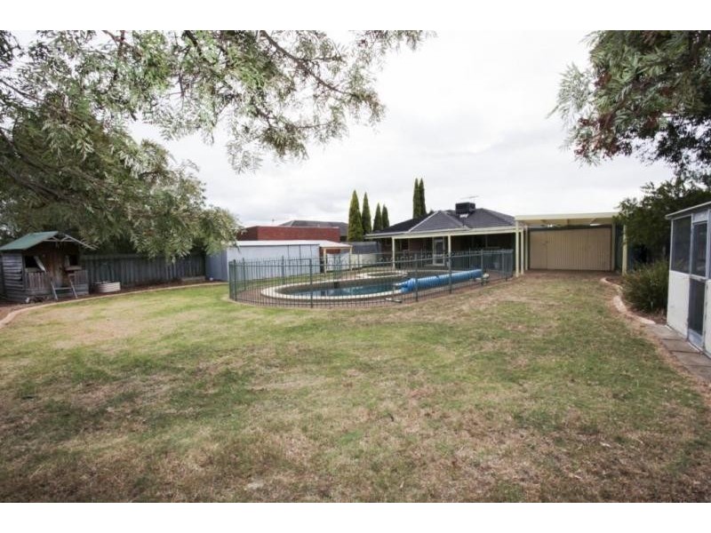 1 Bunbury Avenue, Narre Warren VIC 3805