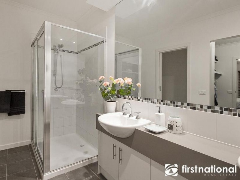 61 Whistler Drive, Berwick VIC 3806