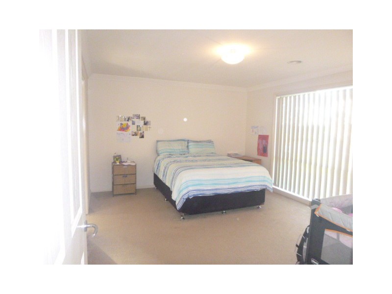 73 Melzak Way, Berwick VIC 3806