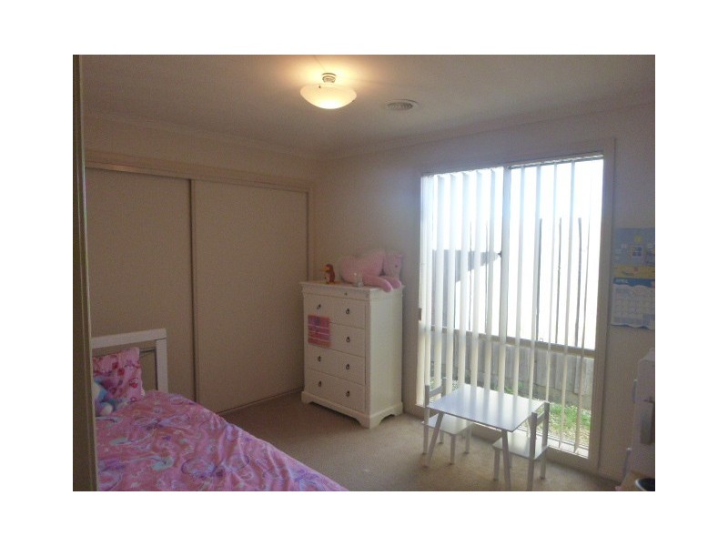 73 Melzak Way, Berwick VIC 3806