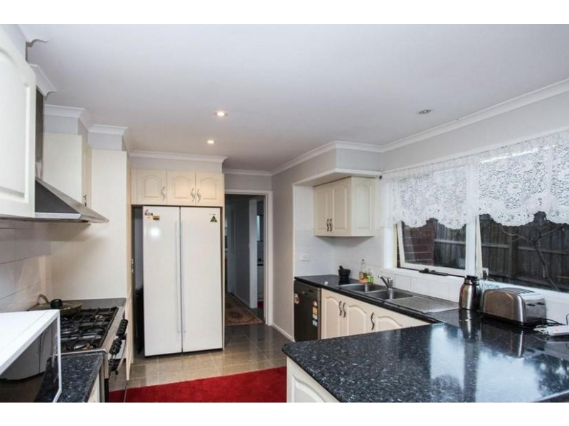 11 Lawson Way, Endeavour Hills VIC 3802