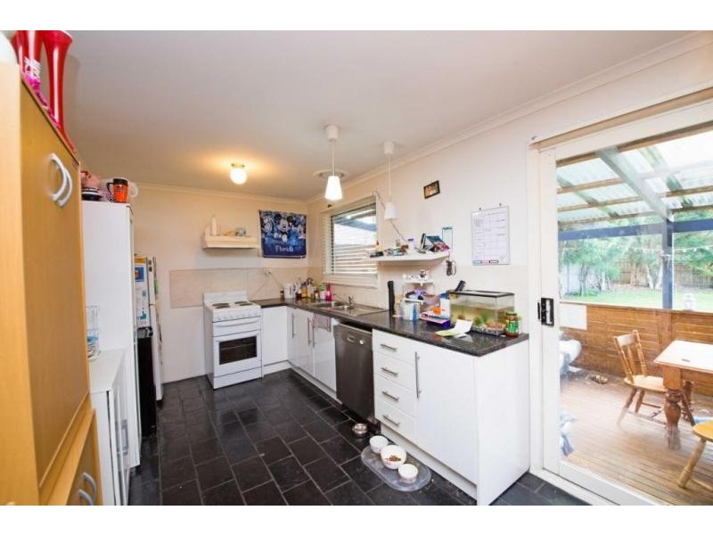 33 Woodlands Crescent, Narre Warren VIC 3805