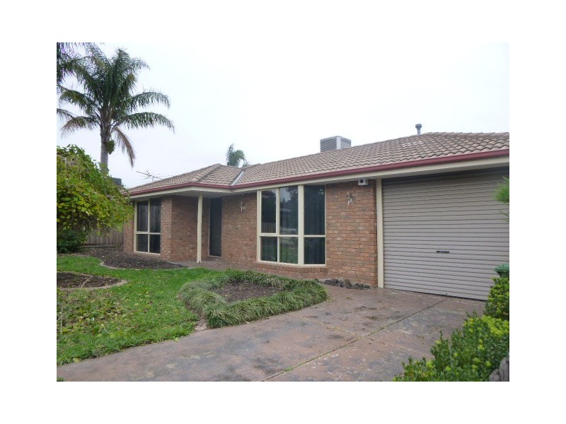 17 Amber Crescent, Narre Warren VIC 3805