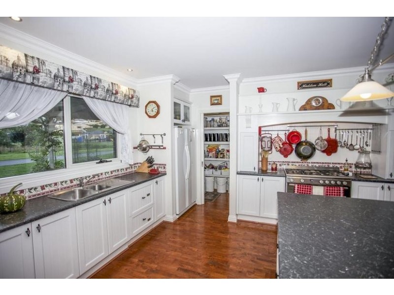 4 Spring Place, Drouin VIC 3818