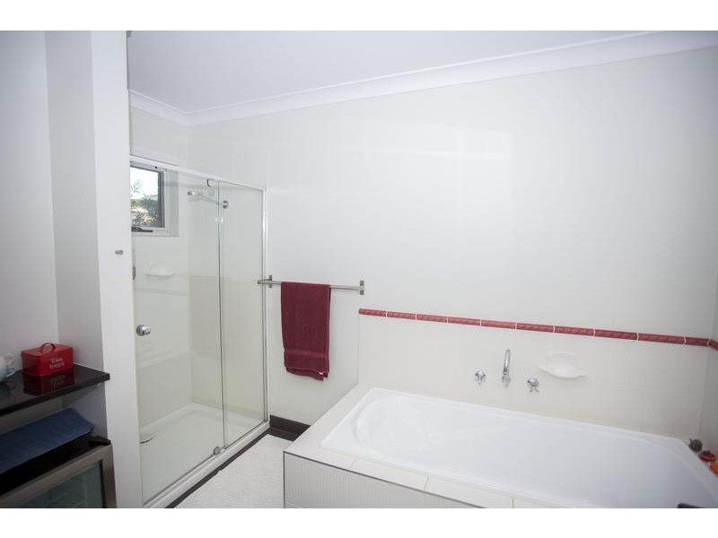 4 Spring Place, Drouin VIC 3818