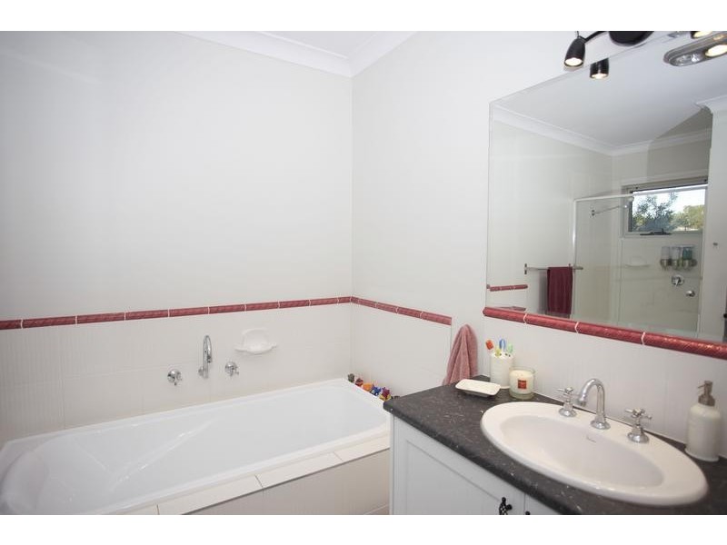 4 Spring Place, Drouin VIC 3818