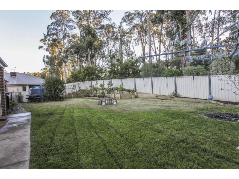 4 Spring Place, Drouin VIC 3818