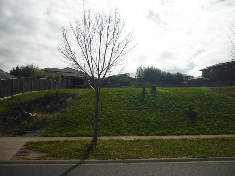 22 Highvale Crescent, Berwick VIC 3806