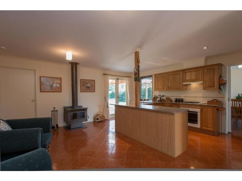 102 Prospect Hill Road, Narre Warren VIC 3805