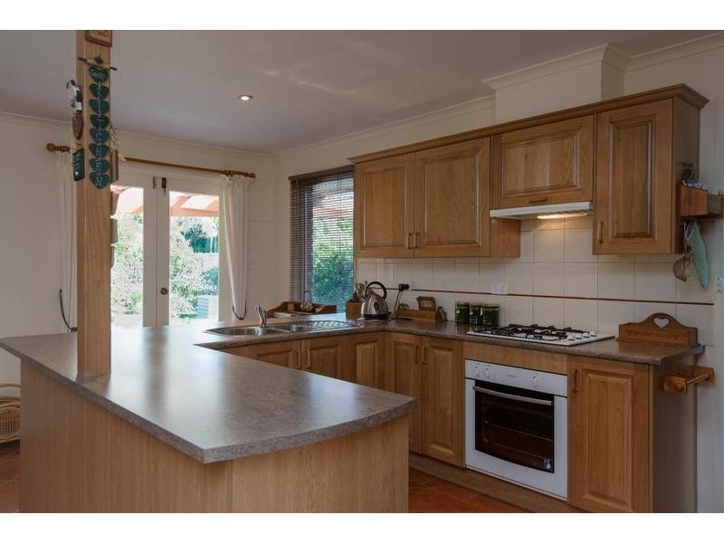 102 Prospect Hill Road, Narre Warren VIC 3805