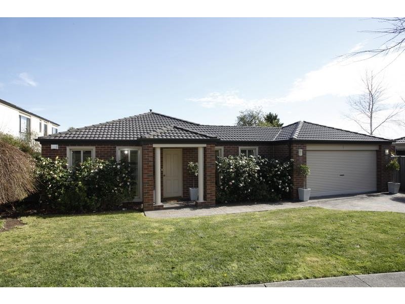 108 Bemersyde Drive, Berwick VIC 3806