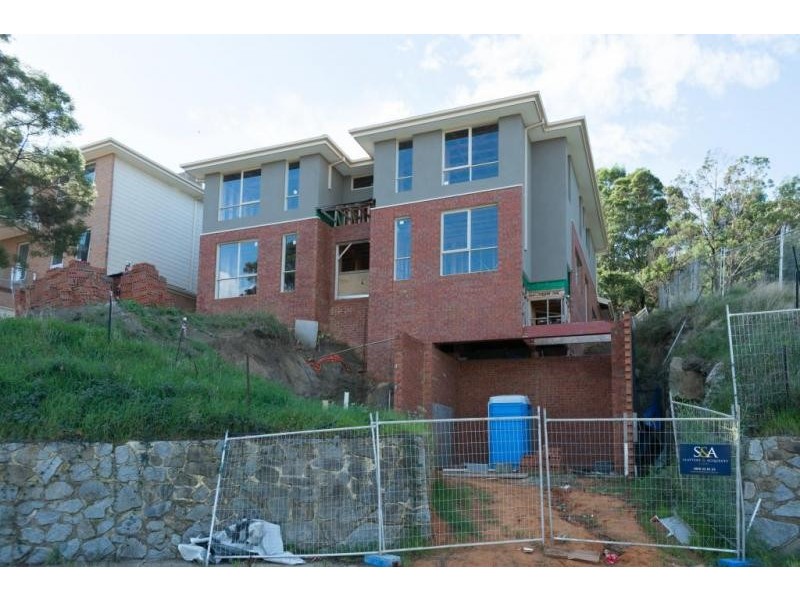 19 Montbrae Circuit, Narre Warren North VIC 3804