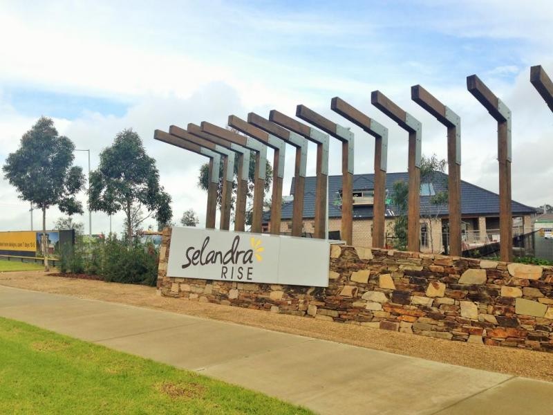 19 Forest Drive, Clyde North VIC 3978