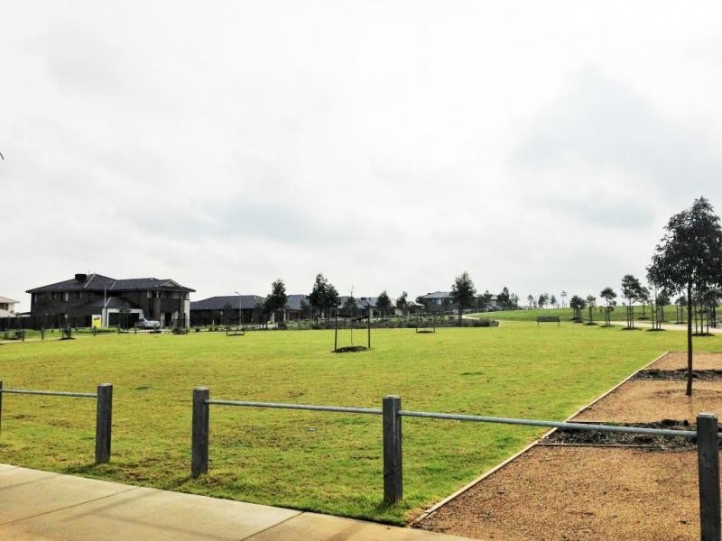 19 Forest Drive, Clyde North VIC 3978