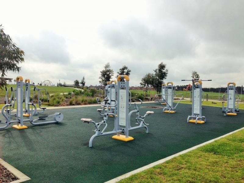 19 Forest Drive, Clyde North VIC 3978