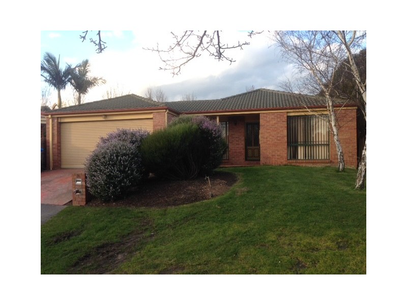 14 Dryden Court, Berwick VIC 3806