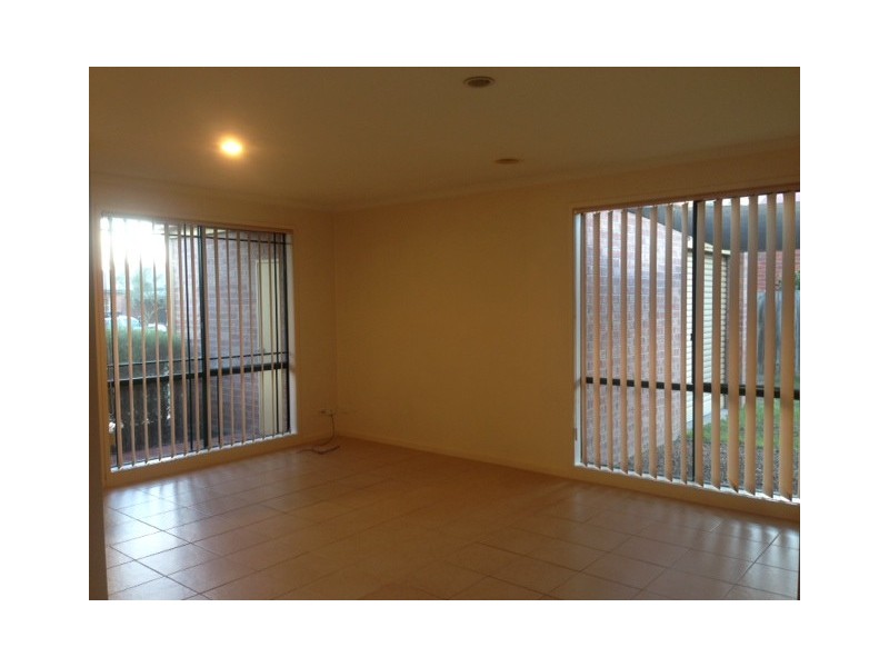 14 Dryden Court, Berwick VIC 3806