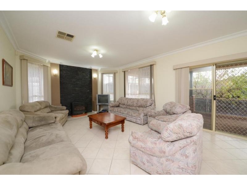 33 Harold Keys Drive, Narre Warren South VIC 3805