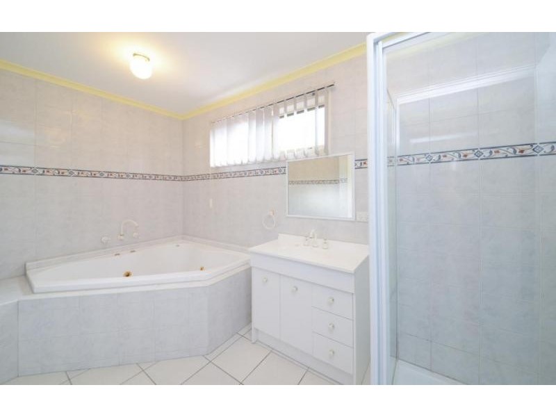 33 Harold Keys Drive, Narre Warren South VIC 3805