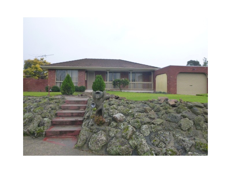 15 Reema Boulevard, Endeavour Hills VIC 3802