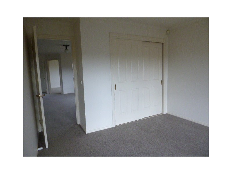 15 Homewood Boulevard, Hallam VIC 3803