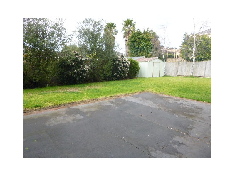 15 Homewood Boulevard, Hallam VIC 3803