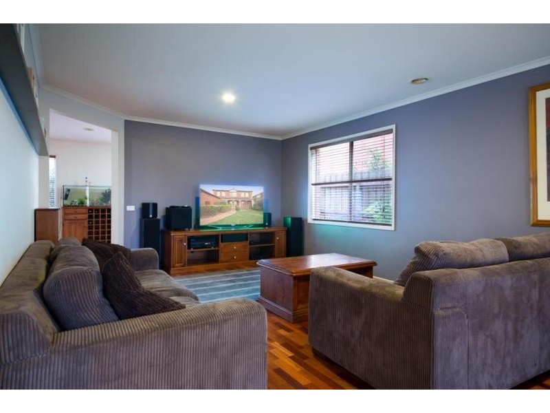 21 Vivienne Way, Berwick VIC 3806