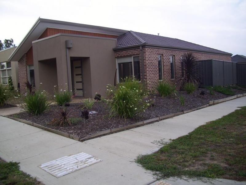 70 Alisma Boulevard, Cranbourne North VIC 3977