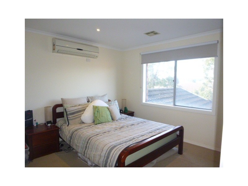 21B Murdoch Avenue, Narre Warren VIC 3805