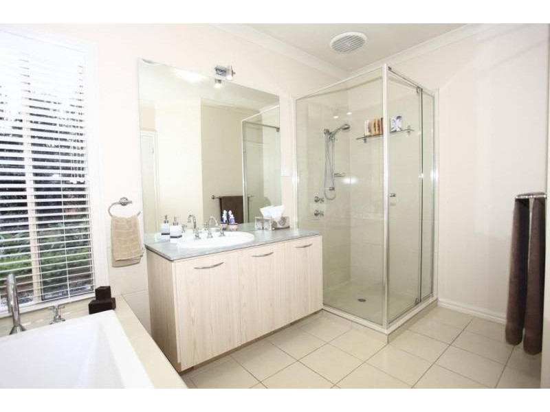 11-12 Hilton Court, Narre Warren North VIC 3804