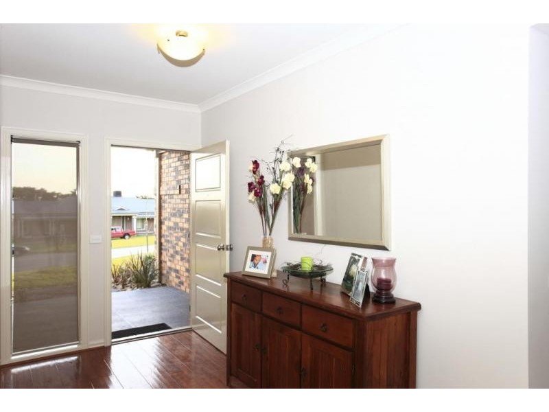 11-12 Hilton Court, Narre Warren North VIC 3804