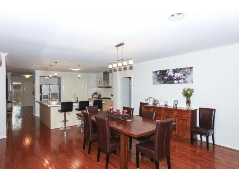 11-12 Hilton Court, Narre Warren North VIC 3804