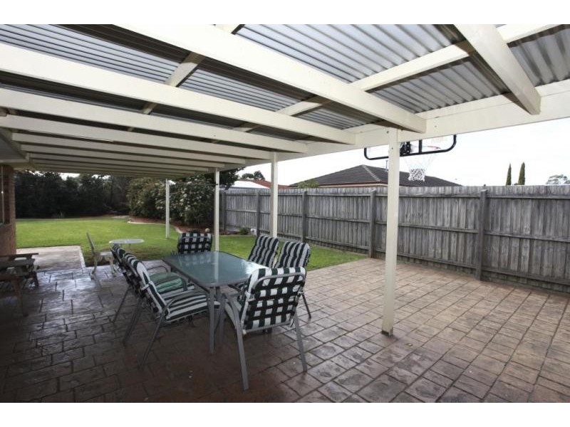 22 Warrenwood Place, Narre Warren VIC 3805