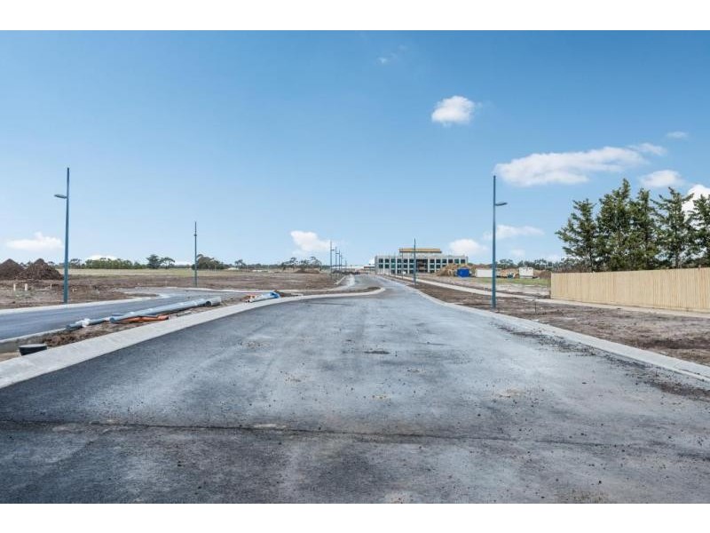 26 Station Street, Officer VIC 3809