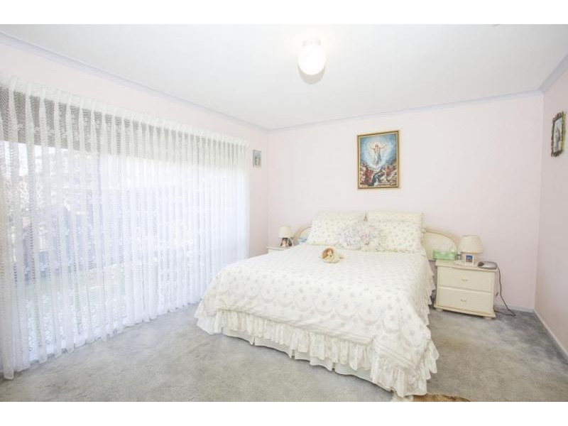 16 Anthony Court, Hallam VIC 3803