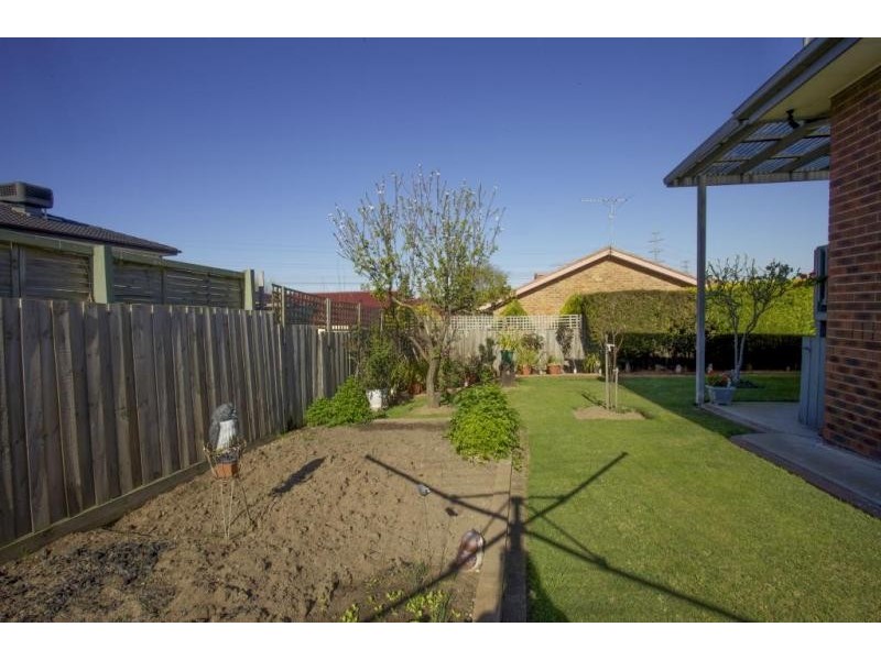16 Anthony Court, Hallam VIC 3803