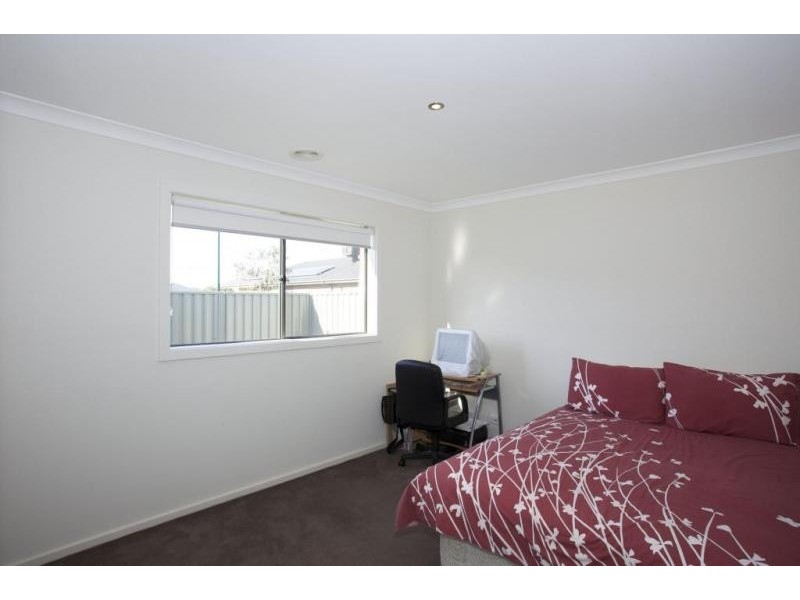 33 Statesman Circuit, Cranbourne East VIC 3977