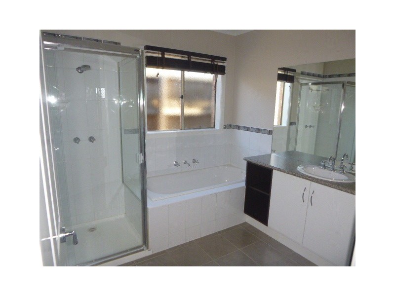 123 Majestic Boulevard, Cranbourne VIC 3977