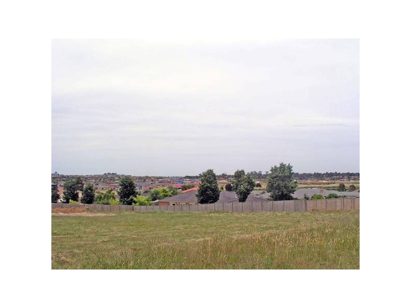 10 Highgrange Way, Narre Warren North VIC 3804