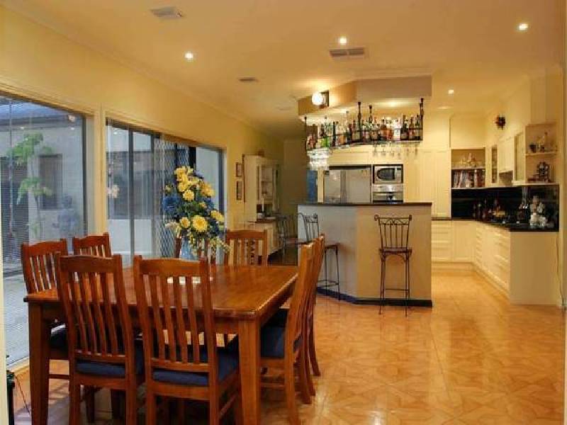 18 The Esplanade, Narre Warren South VIC 3805