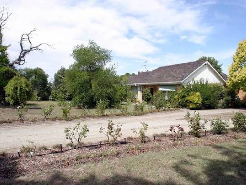 405 Brown Road, Officer VIC 3809