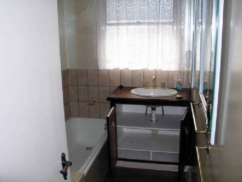 42 Meadow Wood Walk, Narre Warren VIC 3805