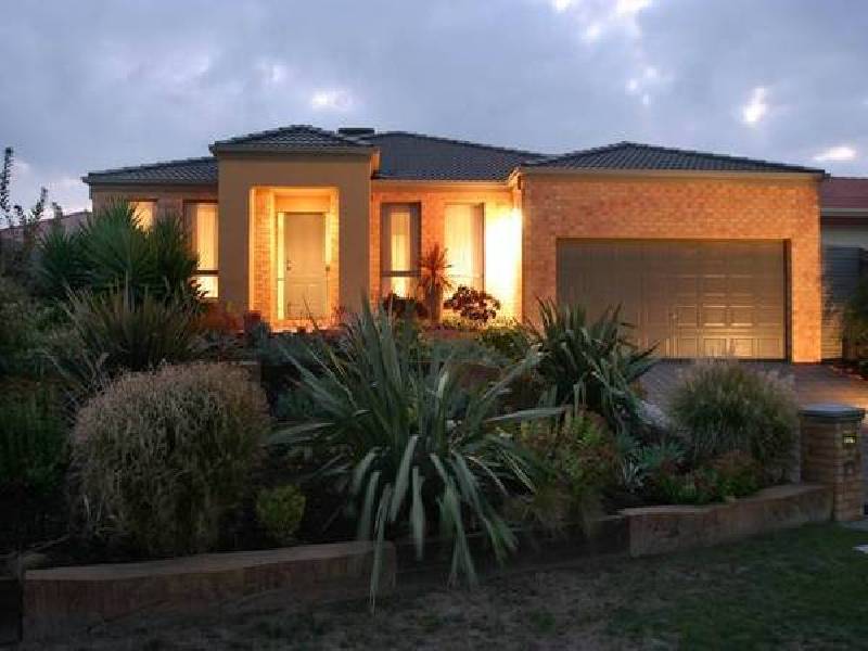 4 Imperia Close, Narre Warren South VIC 3805