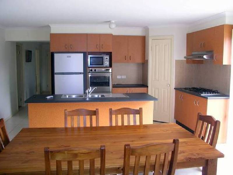 Pineview Court, Narre Warren South VIC 3805