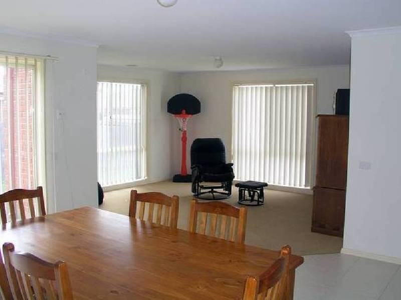 Pineview Court, Narre Warren South VIC 3805