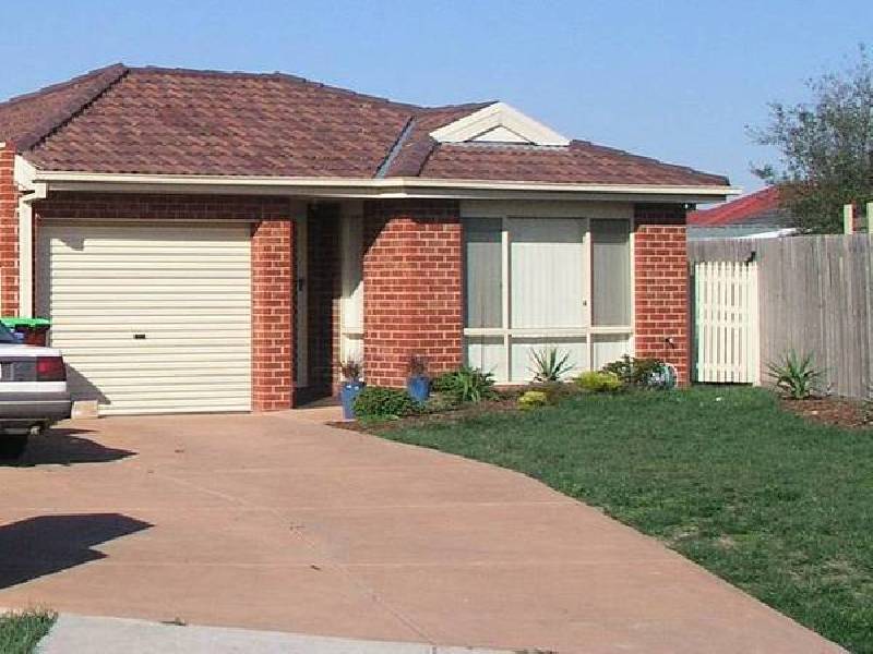 Dingle Court, Berwick VIC 3806