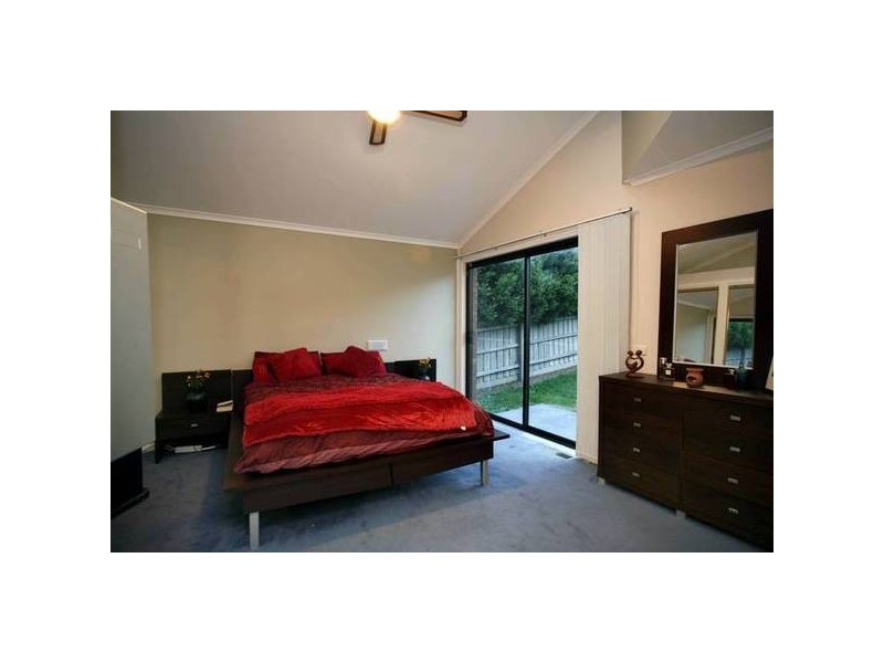 Kallara Crescent, Narre Warren VIC 3805