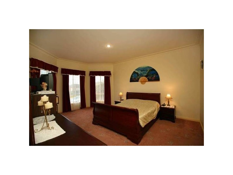 43 Coachwood Drive, Narre Warren VIC 3805